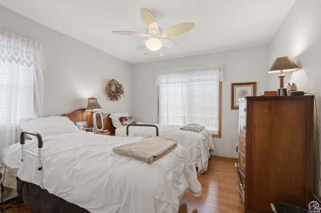 4606 SW Moundview DR, Topeka, KS 66610