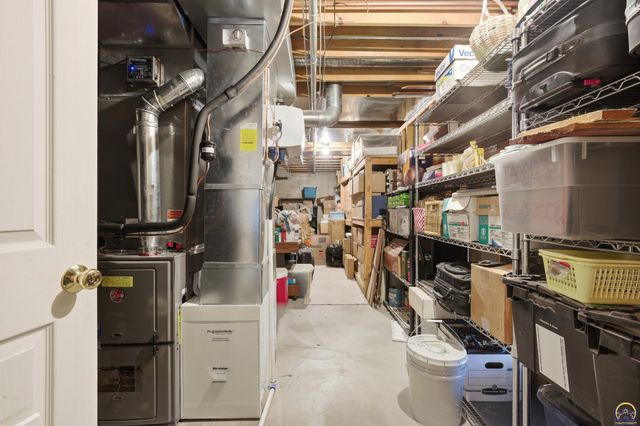 4606 SW Moundview DR, Topeka, KS 66610