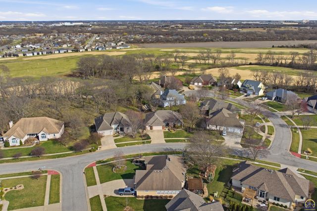 4606 SW Moundview DR, Topeka, KS 66610