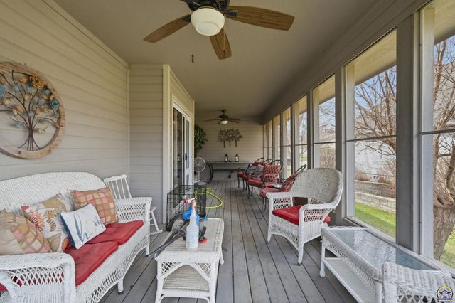 4606 SW Moundview DR, Topeka, KS 66610