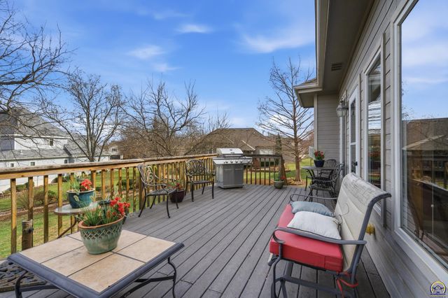 4606 SW Moundview DR, Topeka, KS 66610