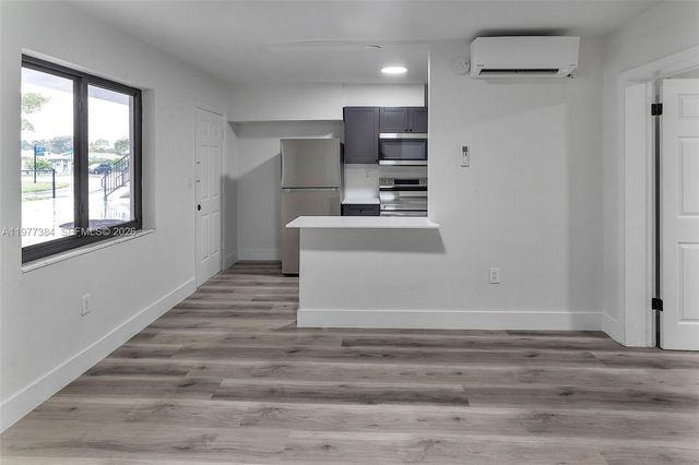 4037 SW 65th Ave 11, South Miami, FL 33155
