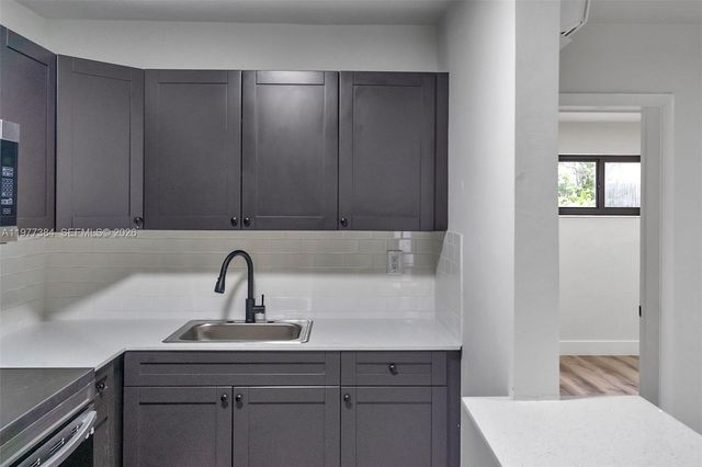 4037 SW 65th Ave 11, South Miami, FL 33155