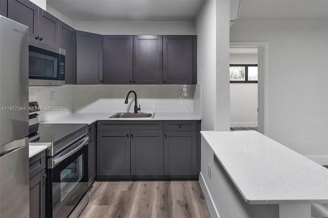 4037 SW 65th Ave 11, South Miami, FL 33155