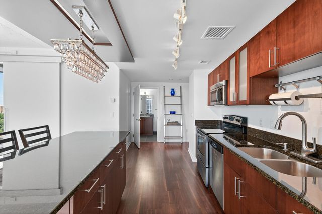 8161 33rd Avenue S W 509, Bloomington, MN 55425