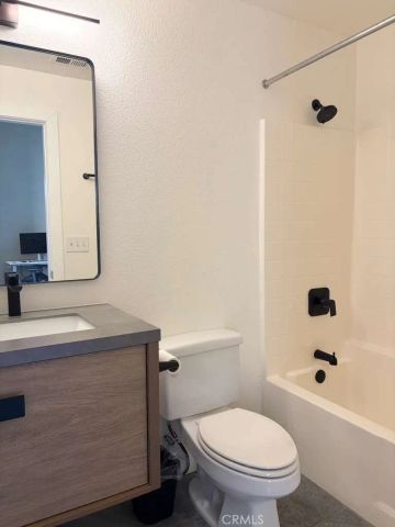 286 N Madison 404, Pasadena, CA 91101