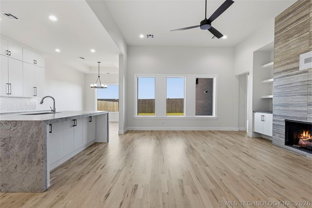 610 E 149th Street S, Glenpool, OK 74033