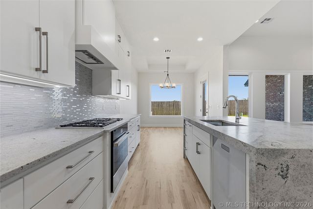 610 E 149th Street S, Glenpool, OK 74033