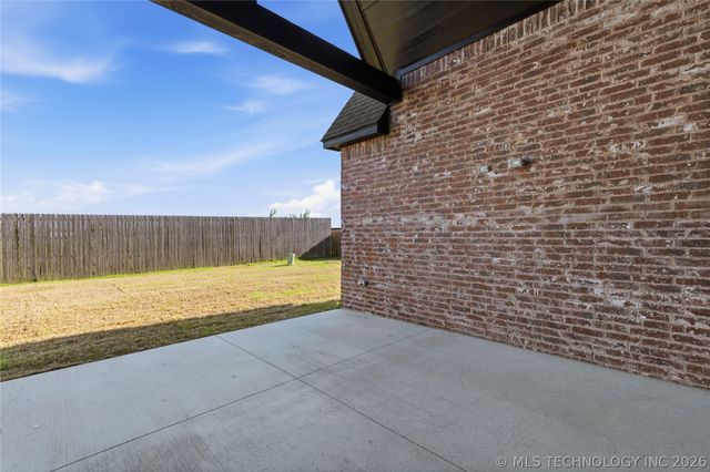 610 E 149th Street S, Glenpool, OK 74033