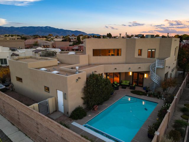 7816 Florence Avenue NE, Albuquerque, NM 87122