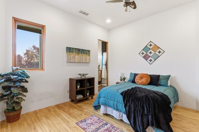 7816 Florence Avenue NE, Albuquerque, NM 87122