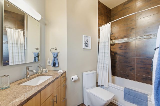 7816 Florence Avenue NE, Albuquerque, NM 87122