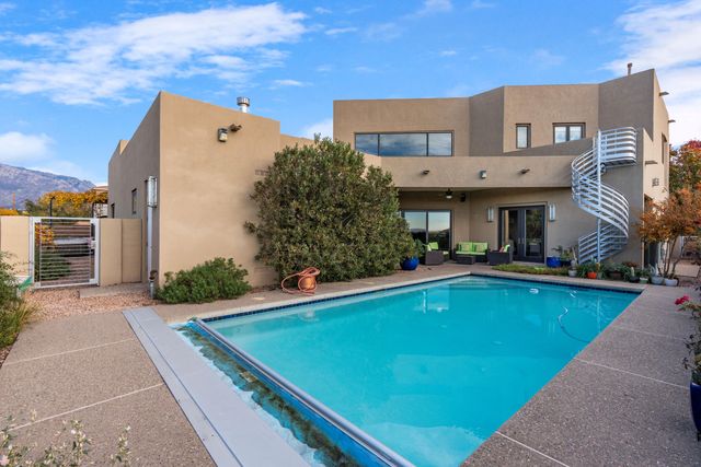 7816 Florence Avenue NE, Albuquerque, NM 87122