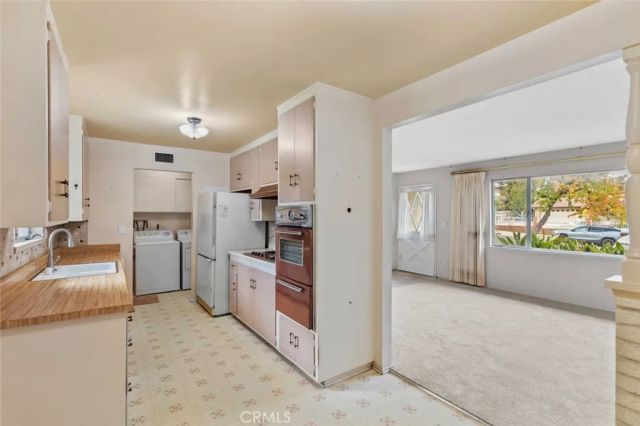 9825 Tujunga Canyon Place, Tujunga, CA 91042