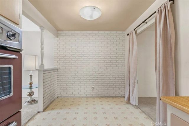 9825 Tujunga Canyon Place, Tujunga, CA 91042