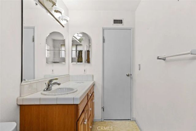 9825 Tujunga Canyon Place, Tujunga, CA 91042