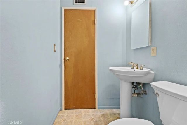 9825 Tujunga Canyon Place, Tujunga, CA 91042