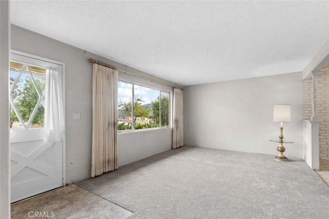 9825 Tujunga Canyon Place, Tujunga, CA 91042