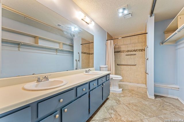 805 Garden Meadow Dr, Universal City, TX 78148