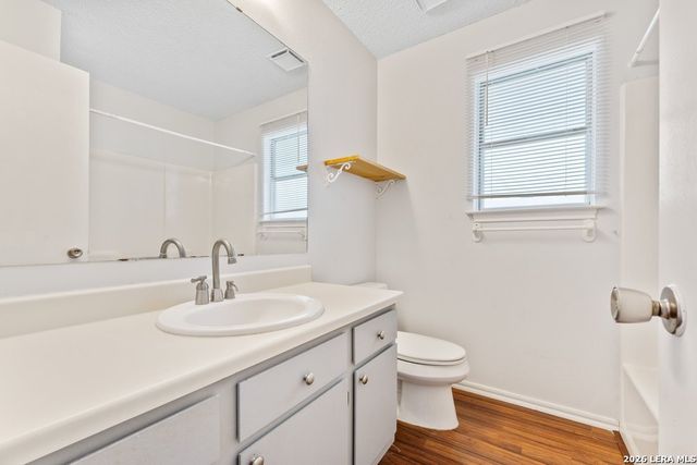 805 Garden Meadow Dr, Universal City, TX 78148