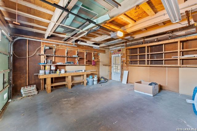 805 Garden Meadow Dr, Universal City, TX 78148