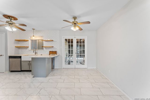 805 Garden Meadow Dr, Universal City, TX 78148