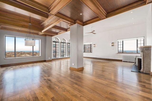 707 W Junior Terrace PH-12, Chicago, IL 60613