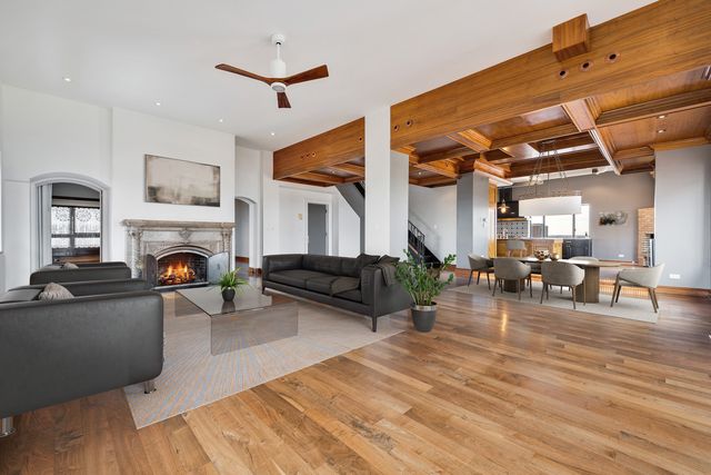 707 W Junior Terrace PH-12, Chicago, IL 60613