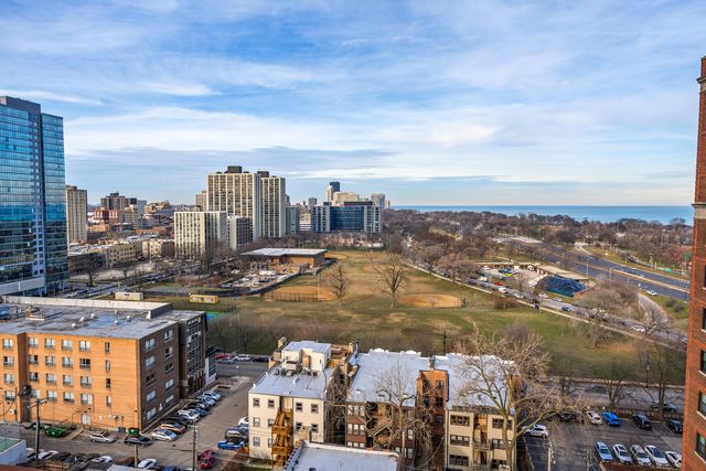 707 W Junior Terrace PH-12, Chicago, IL 60613