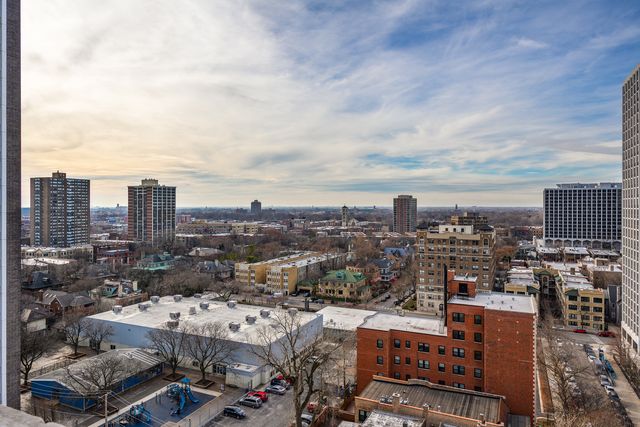 707 W Junior Terrace PH-12, Chicago, IL 60613