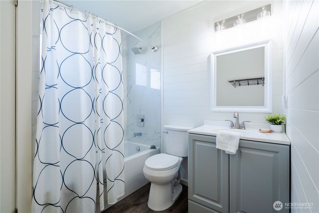 230 Peace Arch Court, Blaine, WA 98230