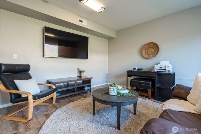 230 Peace Arch Court, Blaine, WA 98230