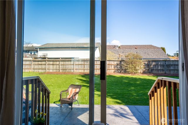 230 Peace Arch Court, Blaine, WA 98230