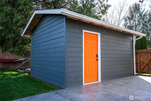 230 Peace Arch Court, Blaine, WA 98230