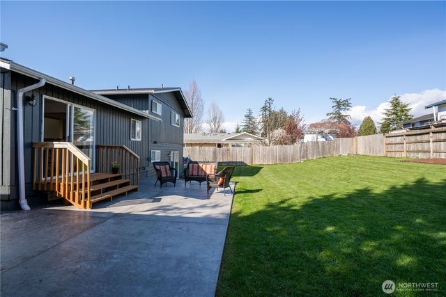 230 Peace Arch Court, Blaine, WA 98230