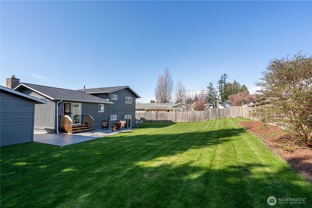 230 Peace Arch Court, Blaine, WA 98230