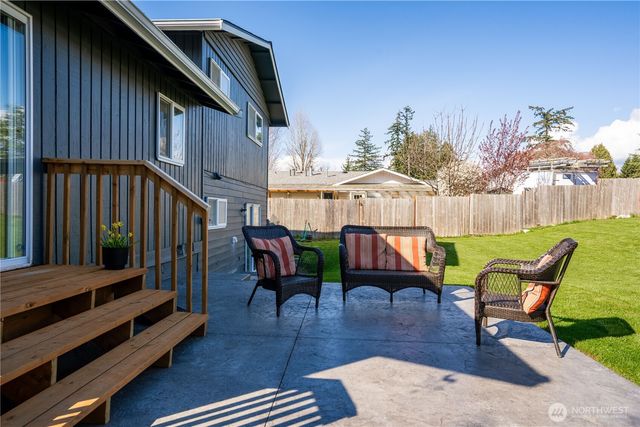 230 Peace Arch Court, Blaine, WA 98230