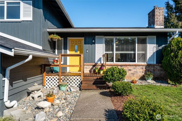 230 Peace Arch Court, Blaine, WA 98230