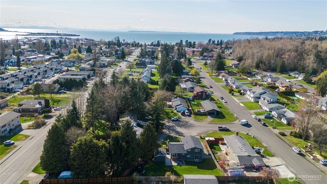 230 Peace Arch Court, Blaine, WA 98230