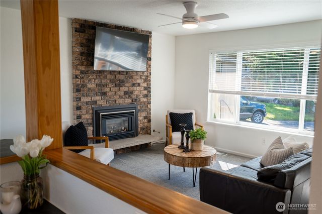 230 Peace Arch Court, Blaine, WA 98230