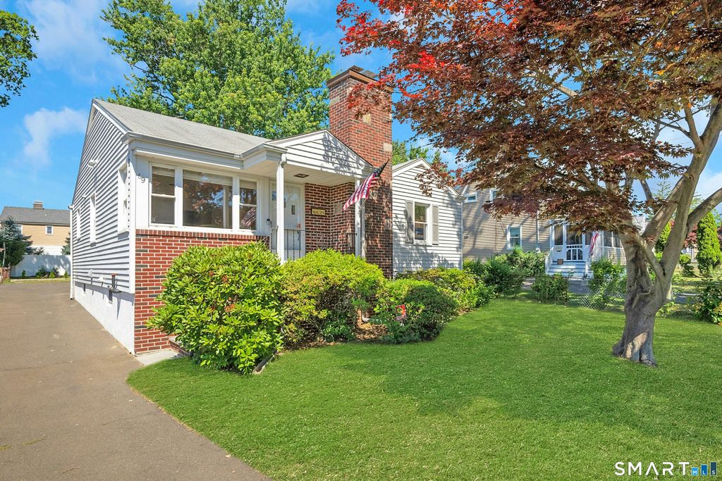 69 Willowbrook Avenue, Stamford, CT 06902