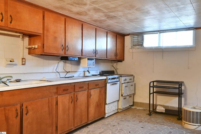 6 Beatrice Street, Greenville, SC 29611