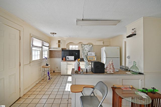 6 Beatrice Street, Greenville, SC 29611