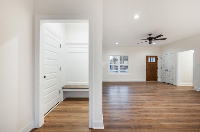 10480 Leesville RD, Lynch Station, VA 24571