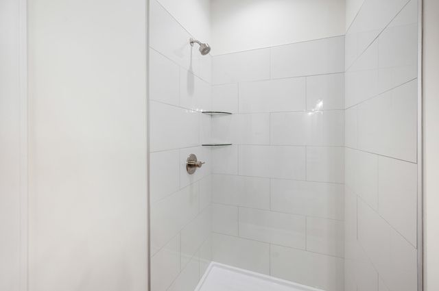 10480 Leesville RD, Lynch Station, VA 24571