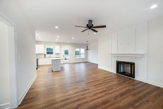 10480 Leesville RD, Lynch Station, VA 24571