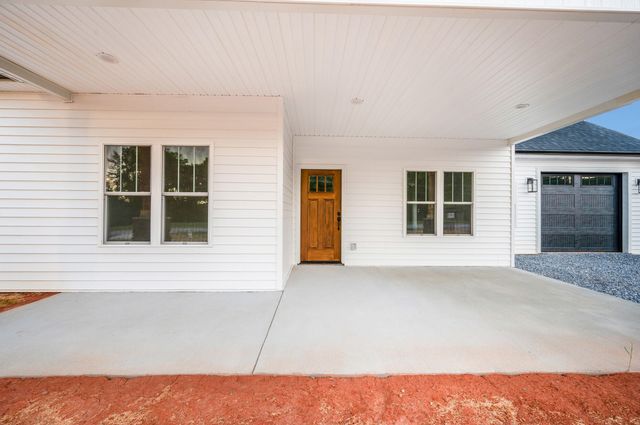 10480 Leesville RD, Lynch Station, VA 24571