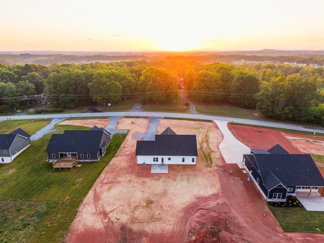 10480 Leesville RD, Lynch Station, VA 24571
