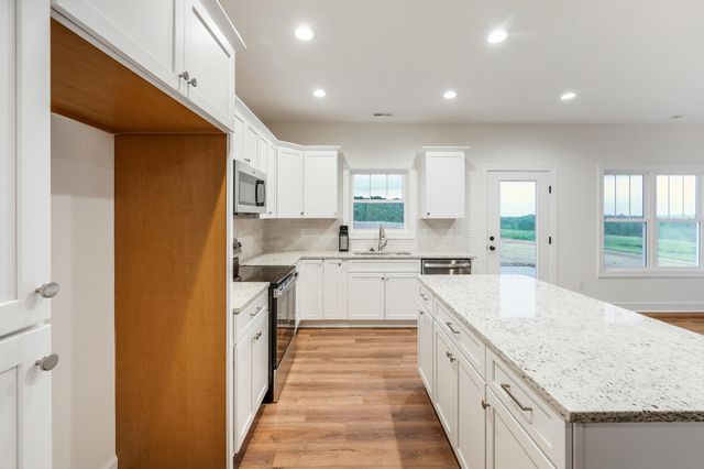 10480 Leesville RD, Lynch Station, VA 24571