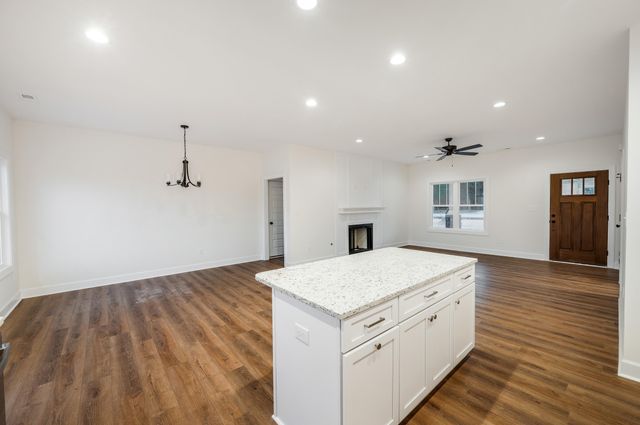 10480 Leesville RD, Lynch Station, VA 24571